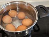 Huevos cocido con carne