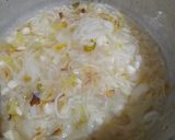 Foto del paso 1 de la receta: Salsa de puerro, vino, leche, ajo y cebolla (capeletinis)