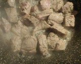 Foto del paso 2 de la receta: Ternera guisada en salsa