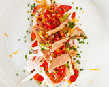 Foto del paso 7 de la receta: Ensalada de ventresca "Mar y Montaña" con gambones y jamón 🔥🔥