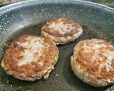 Foto del paso 2 de la receta: Hamburguesas a la plancha con salteado de champiñones y ajos!!!