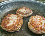 Foto del paso 2 de la receta: Hamburguesas a la plancha con salteado de champiñones y ajos!!!