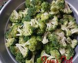 A picture of step 1 of Broccoli Garlic Roast.