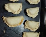 Foto del paso 5 de la receta: Cocinando unas empanadas carne cortada a cuchillo junto a mi señora
