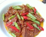 Foto langkah ke 3 dari resep Tumis Daging Kurma Sayuran.