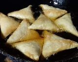 A picture of step 4 of Aalu k Samosay in 3 different Shape.