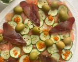 Foto del paso 6 de la receta: Carpaccio de tomate con mojama y caviaroli de guindilla