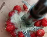 Foto langkah ke 2 dari resep Jus Strawberry Creamy.