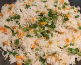 વેજ ફ્રાઇડ રાઈસ (Veg Fried Rice Recipe In Gujarati) રેસીપી સ્ટેપ2ફોટો