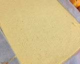 Foto del paso 5 de la receta: Brazo gitano de naranja🍰🍊 relleno de mermelada 🍓