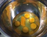 Une image de l'étape 1 de Gâteau surprise soufflé aux pêches de vigne.