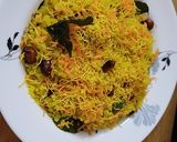 A picture of step 3 of Indori poha.