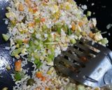 Foto langkah ke 5 dari resep Nasi Goreng Hongkong.