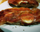 Foto del paso 7 de la receta: Tostada caliente con tomate natural, queso fresco y fiambre