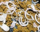 A picture of step 5 of Bindi keema (eid special).