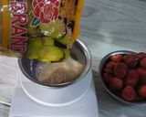 Foto langkah ke 1 dari resep Selai strawberry.