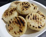 Foto del paso 6 de la receta: Arepas de pollo y palta
