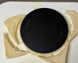 A picture of step 1 of Valentines Flowers Sandwich.