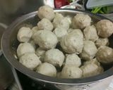 Foto langkah ke 6 dari resep Bakso daging homemade kenyal dan enak.