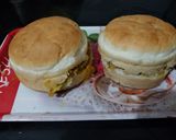 A picture of step 3 of Tawa Egg burger.