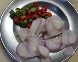 รูปขั้นตอนการทำที่ 2 ของ ยำไข่ดาวไข่เค็ม