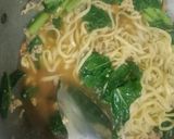 Foto langkah ke 4 dari resep Mie Rebus Simpel.