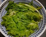 Hình bước làm 1 của món Salad ức gà trứng cút healthy