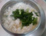 A picture of step 1 of Spring onion fried leaf.