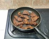 Foto langkah ke 5 dari resep Sapi Panggang Lada Hitam Simple.