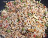Foto del paso 3 de la receta: Arroz con mix de mariscos 🦐 🦞 🐙