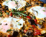 Foto del paso 5 de la receta: Sartenada de huevos con verduras en salsa de queso