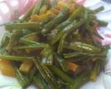 আলু পেঁয়াজকলি (গ্রিন ওনিয়ন)ভাজা (aloo peyajkoli bhaja recipe in Bengali) রেসিপি ধাপ - 4 ছবি