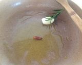Foto del passaggio 2 della ricetta Bigoli con crema di zucchine, zucchine e cipollotti brasati