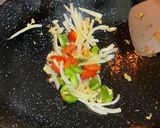 Foto langkah ke 3 dari resep Udang asam manis.