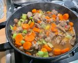 Une image de l'étape 24 de Veau mijoté aux légumes et citron confit.