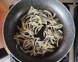Foto del passaggio 4 della ricetta Spaghetti tonno e cipolla 🌷