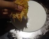 A picture of step 4 of Lauki uttapam.