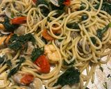 Foto del passaggio 3 della ricetta Spaghetti in Padella 78 ai Frutti di Mare e Senape Selvatica