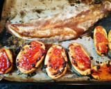 Foto del paso 3 de la receta: Churrasco de cerdo al vino y patatas doradas con ketchup