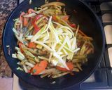 Foto del paso 3 de la receta: Penne rigatti con vegetales al wok. #paraprincipiantes