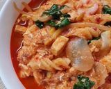 Foto langkah ke 6 dari resep 118. Seblak Kuah Jeletot alias Super Pedas! 🔥🔥 (Indonesia).
