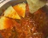 Foto del paso 4 de la receta: Huevo en caldo 🍳✨