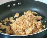 A picture of step 1 of Peanuts Chikki.
