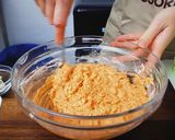 Cukkinis muffin, kéksajttal recept fázis 4 fotója