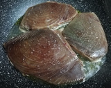 Foto del paso 3 de la receta: Filetes de atún a la plancha