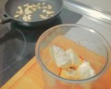 Foto del paso 3 de la receta: Rollitos (obleas de arroz) de pechuga en escabeche con salsa romescu