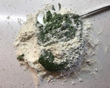 Foto del paso 2 de la receta: Tortellini verde caseros de salmón y salsa de calabaza
