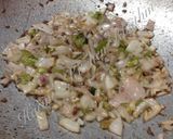 A picture of step 3 of Plain lemon poha upma.