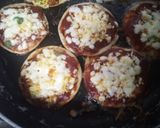 A picture of step 11 of Fusion:Bhakhari Dabeli Pizza.