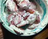 Foto del paso 2 de la receta: Frutillas con crema versión saludable